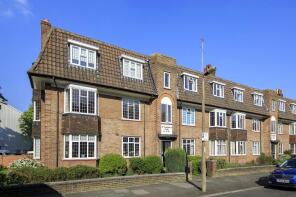 Flat 24, St Margarets Court, The Barons, Twickenham TW1 2AL