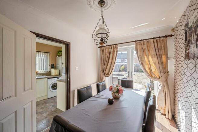 3 bed Semi-Detached for sale Image 7