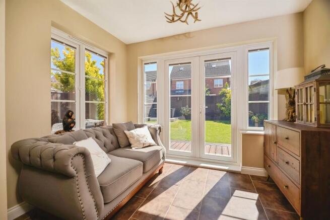 4 bed Detached for sale Image 5