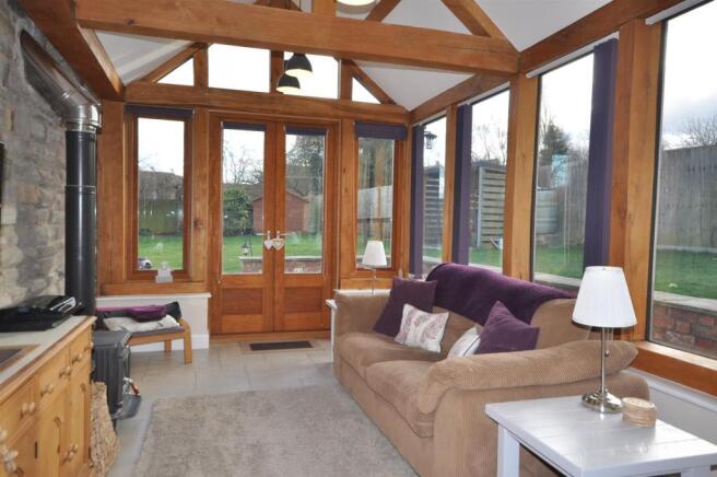 GARDEN ROOM