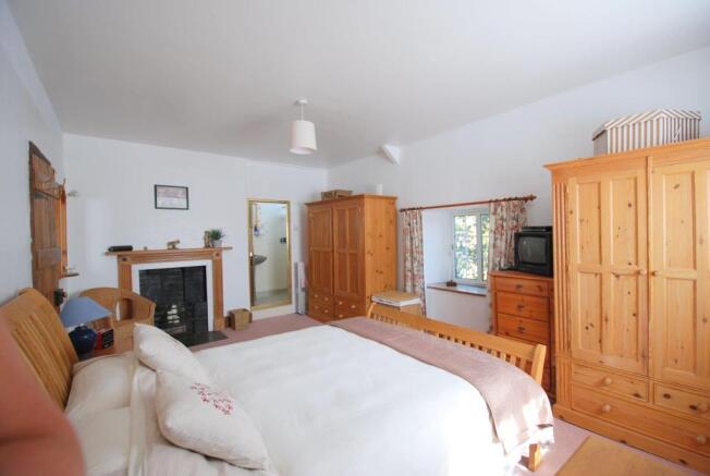 Bedroom 1 (ensuite)