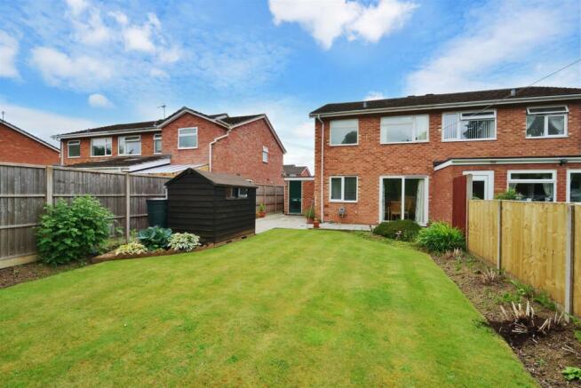 3 Rowland Close - (28).jpg