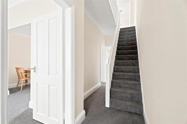 3 bed Terraced for sale Image 11