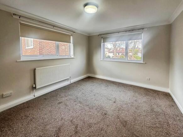 4eb7b7ee--490E-9D...