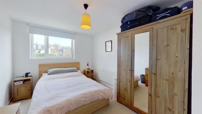 Kingham-Close-Earlsfield-SW18-08302022_163238.jpg