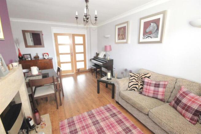 LIVING/DINING ROOM