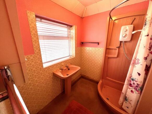 Shower Room.jpg