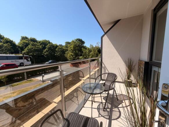 1 bed Flat to rent Image 4