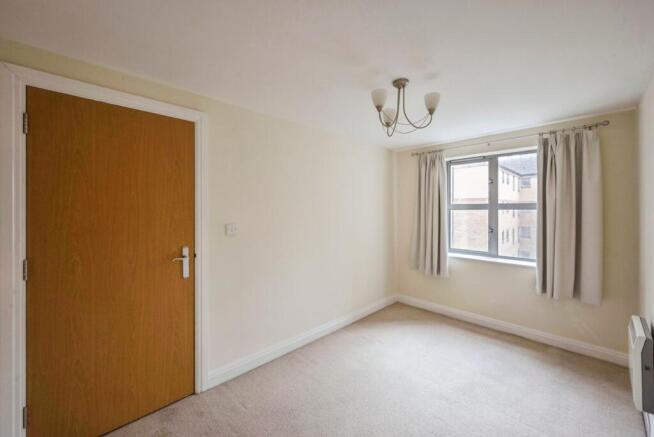 2 bed Flat for sale Image 11