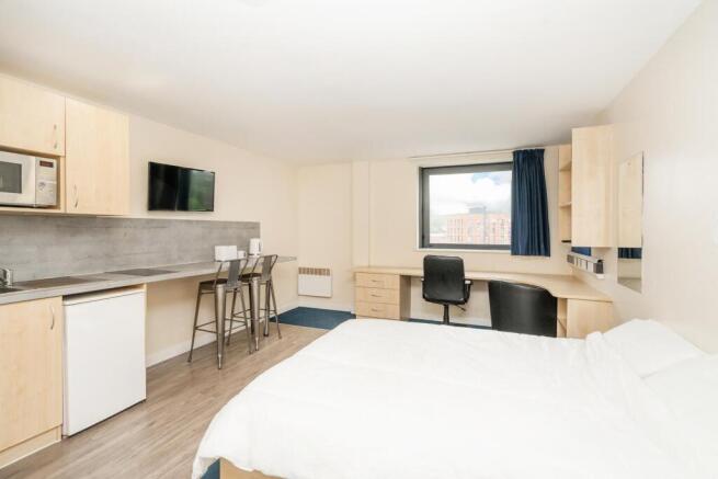Studio to rent Image 6