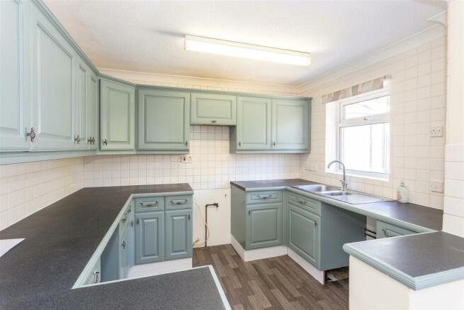 Kitchen1.jpg