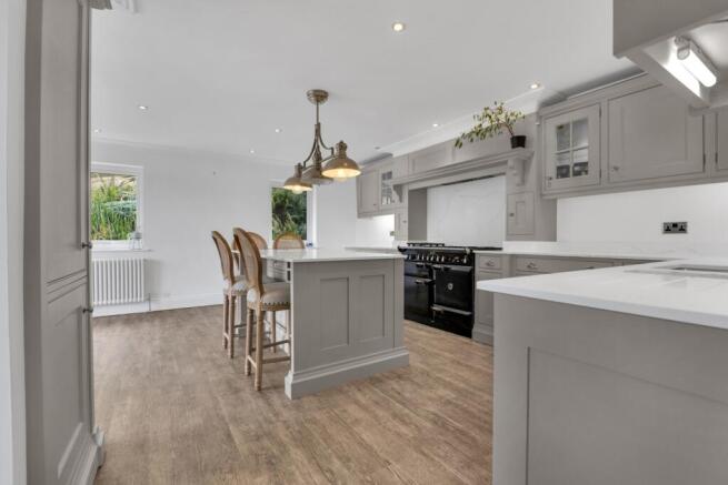 4 bed Detached for sale Image 10