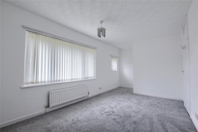 2 bed Terraced to rent Image 4