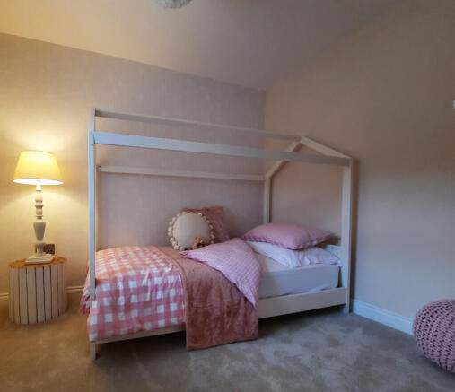 4 bed Detached for sale Image 10