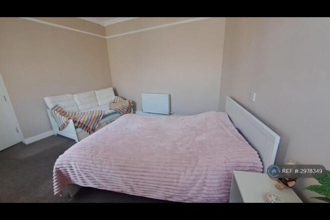 2 bed Flat to rent Image 11