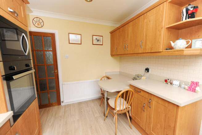 Kitchen/Breakfast...