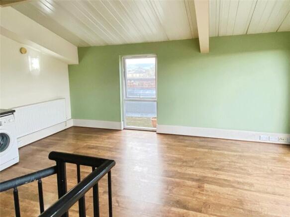 2 bed Flat for sale Image 4