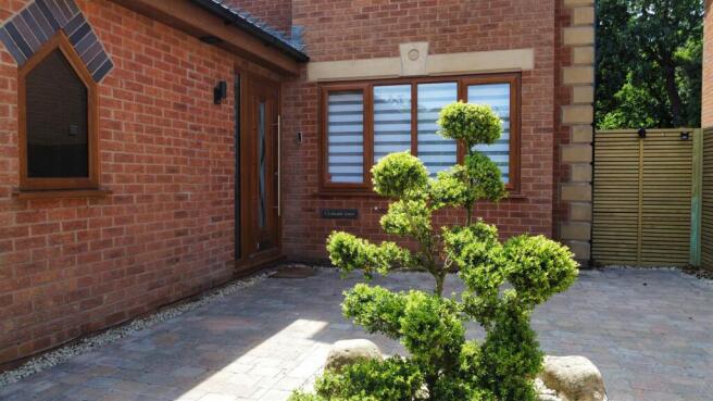 Lakeside Court For Sale