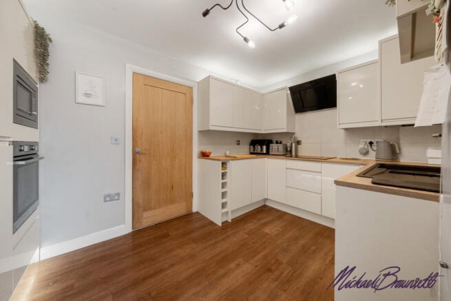 3 bed Semi-Detached for sale Image 7