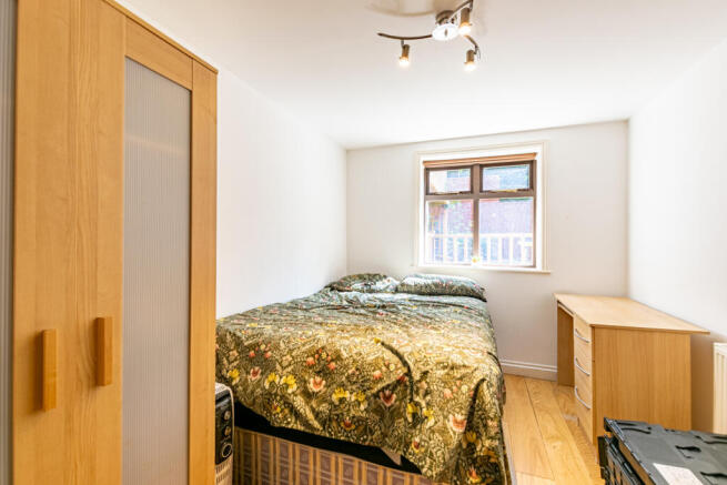 bedroom4