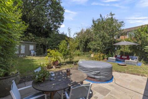 Easebourne Street, Easebourne, Midhurst, West Sussex, GU29