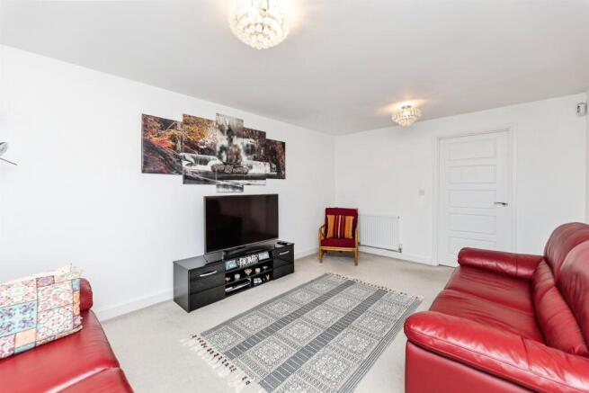 4 bed Detached for sale Image 6