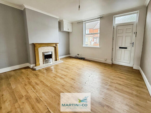 b76567ef--493E-84...