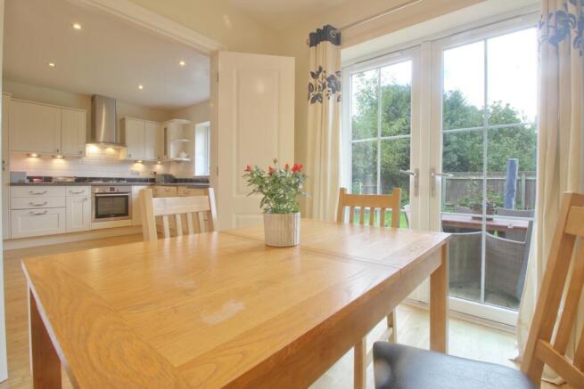 Dining Room Thru to Kitchen
