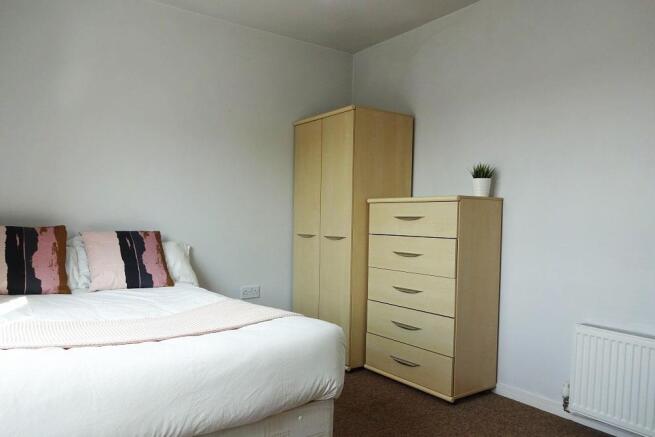 3 bed House to rent Image 11
