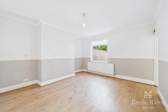 3 bed House to rent Image 5