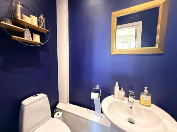 3 bed Semi-Detached for sale Image 10