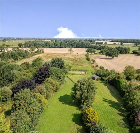 5 bed Detached for sale Image 5