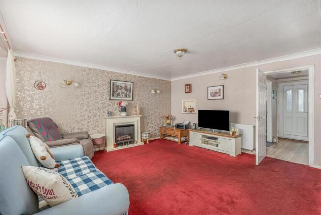 6 Garden Close, Banbury-11.jpg