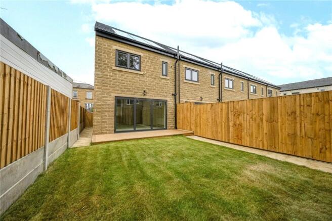 3 bed Terraced to rent Image 8