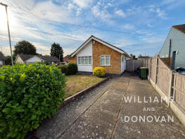 86, Hawkwell Chase, Hockley SS5 4NE