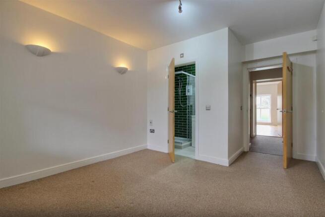 2 bed Apartment for sale Image 6