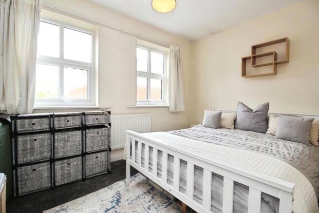 3 bed Terraced for sale Image 10