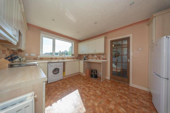 East Main Street, Broxburn, EH52 photo 3