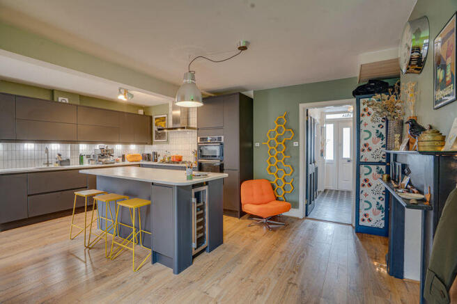 Luxuriously appointed kitchen