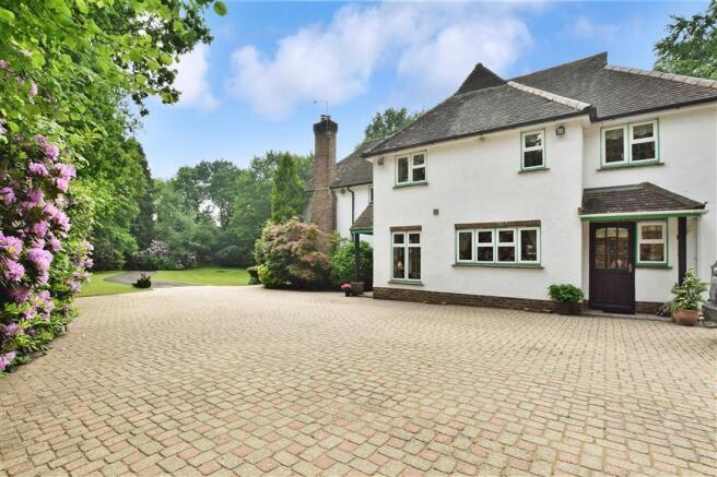 Driveway/Parking