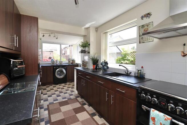 3 bed Semi-Detached for sale Image 7