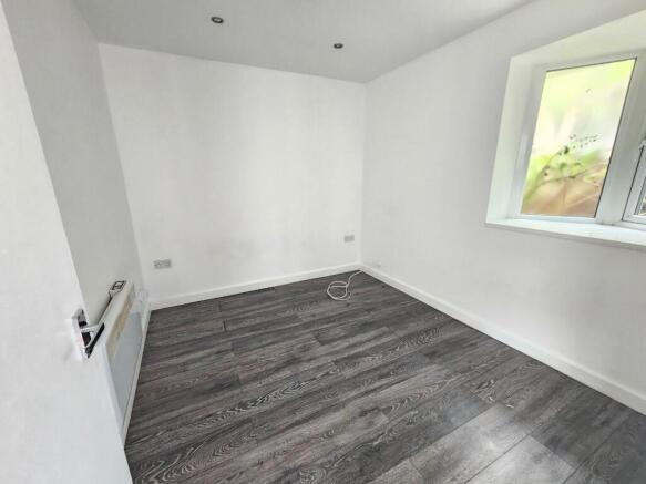 Courtis Road, Cardiff photo 4