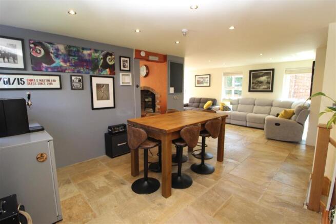 OPEN PLAN LIVING DINING KITCHEN