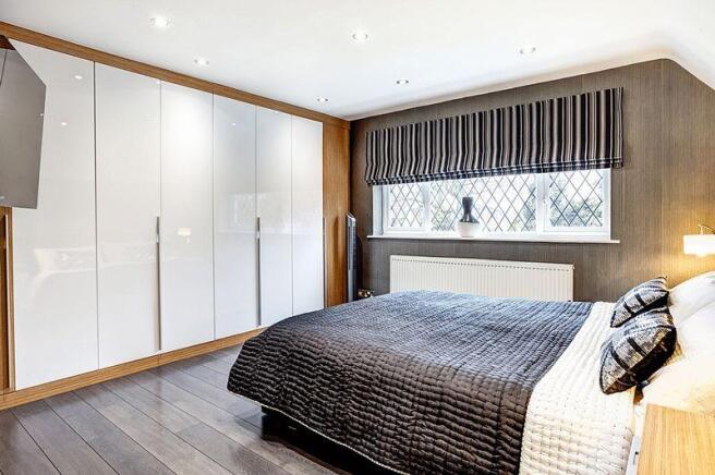 BEDROOM 2