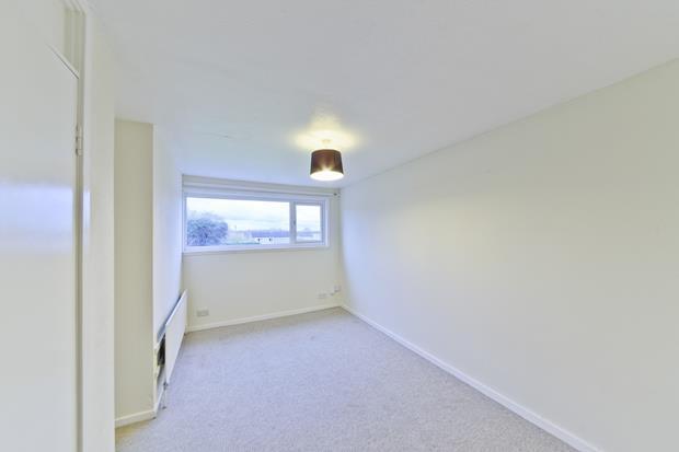 8 WANTAGE. WOODSIDE. TF7 5PA - 04