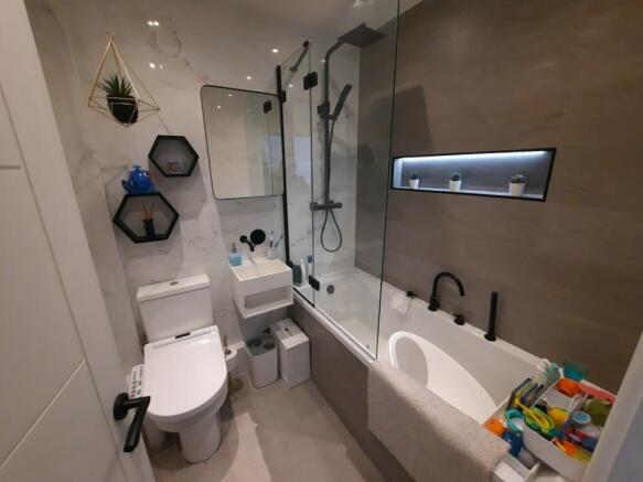 Photo 11