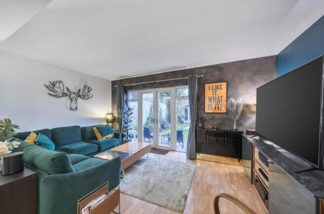 1411178-4-698f59f...