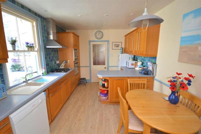 Kitchen1.jpg