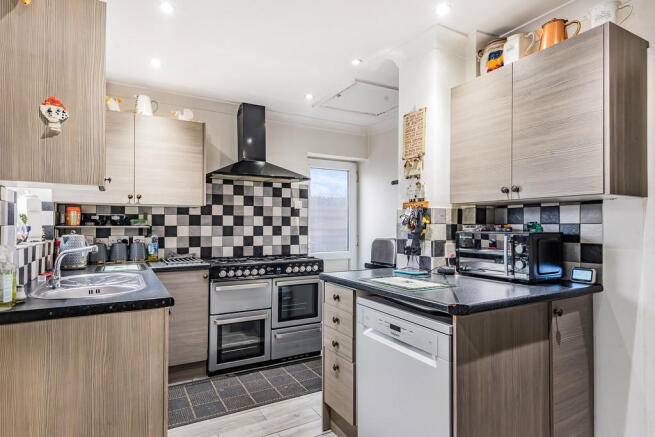 Kitchen/Breakfast...