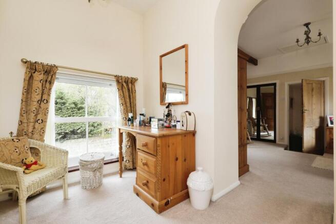 3 bed Detached for sale Image 8